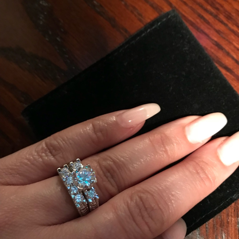 🌹NWT Silver Ring Set🌹